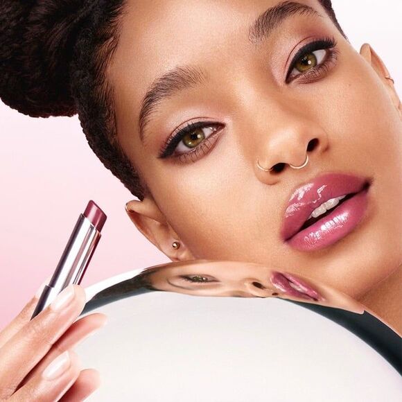 DIOR: Berry Dior Addict Lip Glow (Shade 006) - Picture 7 of 8